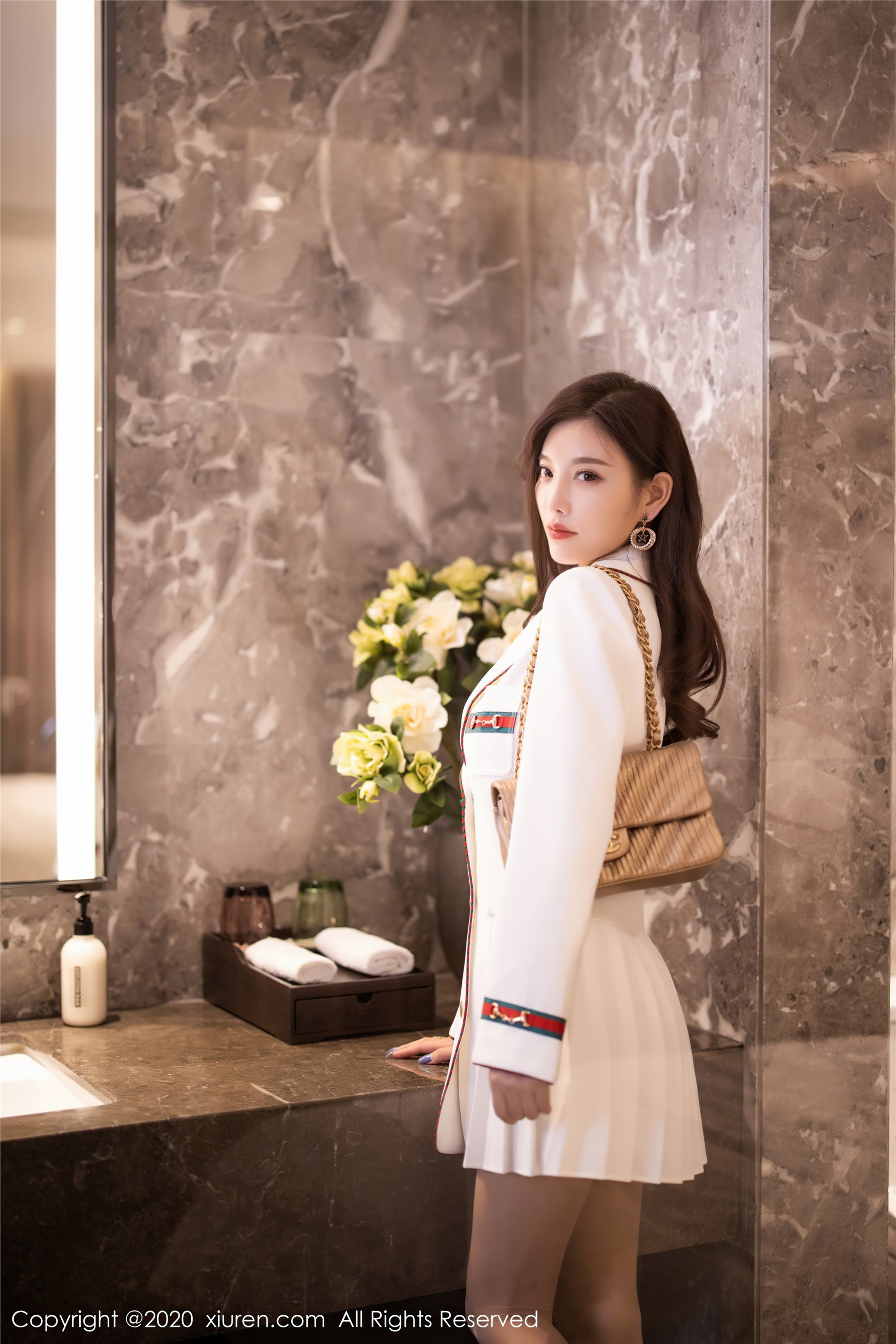 XIUREN秀人网2020.10.19 Vol.2671 杨晨晨sugar